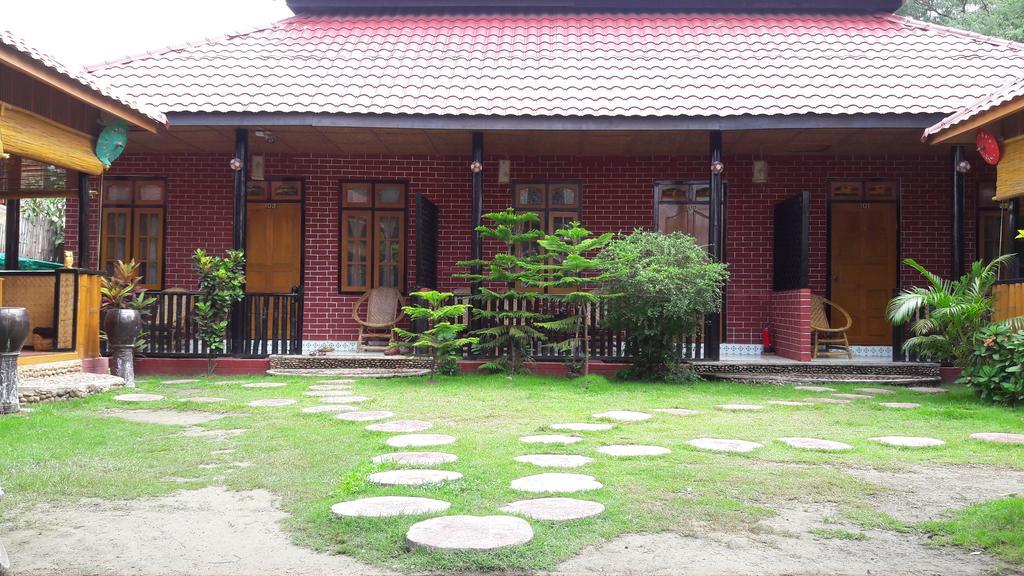 Palace Nyaung Shwe Guesthouse Extérieur photo