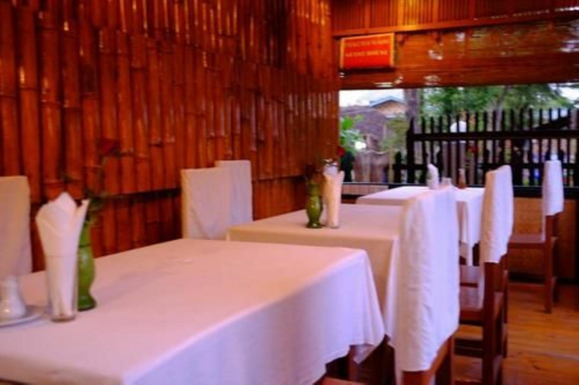 Palace Nyaung Shwe Guesthouse Extérieur photo